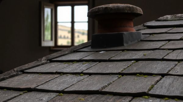 5 raisons de choisir un charpentier couvreur à Varennes-Vauzelles